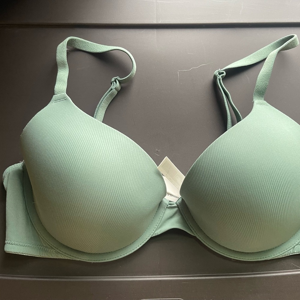 Victoria's Secret Green T-Shirt Bra with Underwire Support